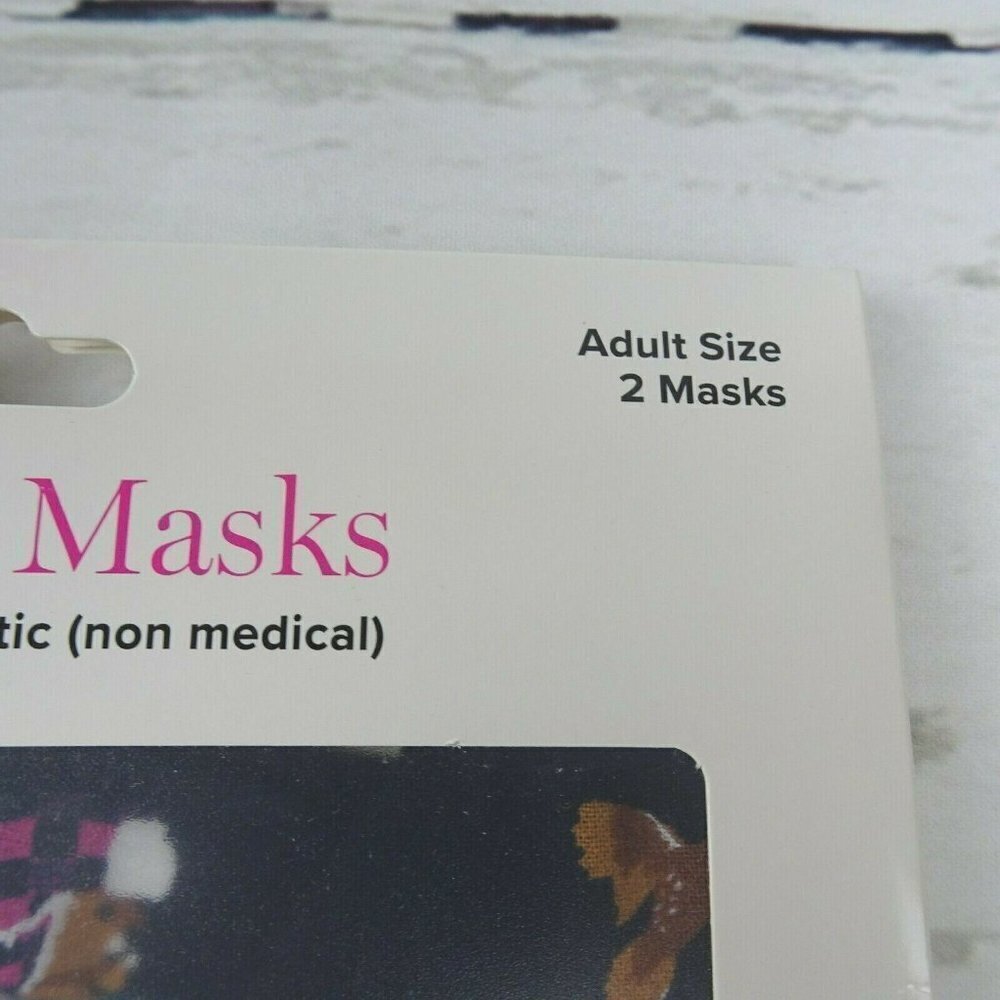 💰3/$25 Vera Bradley 2-Pack Pleated Cloth Face Masks Merry Mischief Cotton NEW - Picture 5 of 9